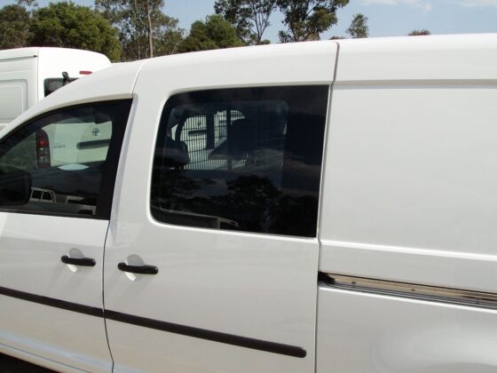 Volkswagen Caddy Maxi Fixed Window Passengers Side Front - Image 3