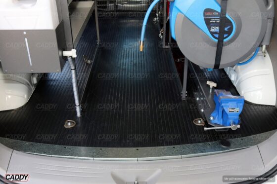 LDV G10 5mm Ribbed Rubber Floor - Image 3