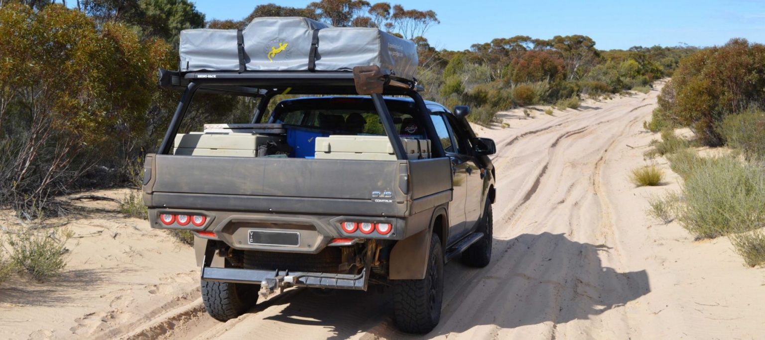 slider-Ford-Ranger-SUB-travel-outback-scaled-1800x800